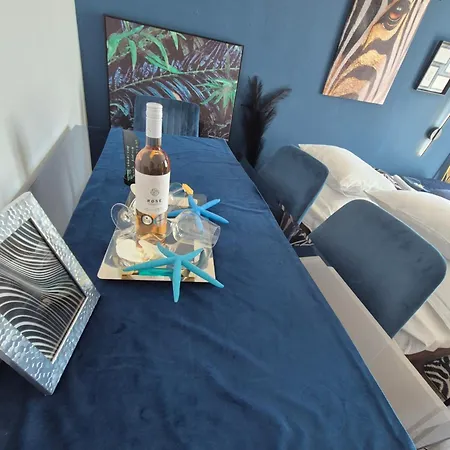 Apartment Sweet Blue *